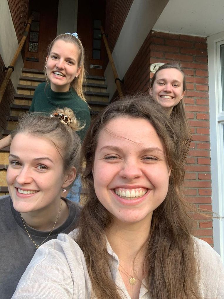Selfie van Hannah Vijverberg (vooraan) met haar vriendinnen Rianne, Manon en Isa. Beeld Hannah Vijverberg