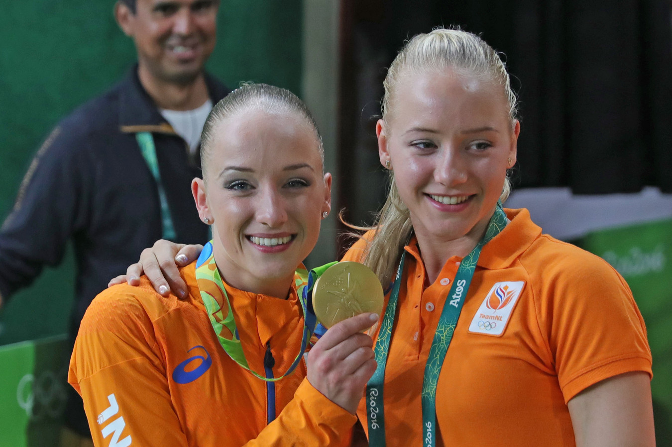 Sanne Wevers zonder tweelingzus naar EK turnen | Foto | AD.nl