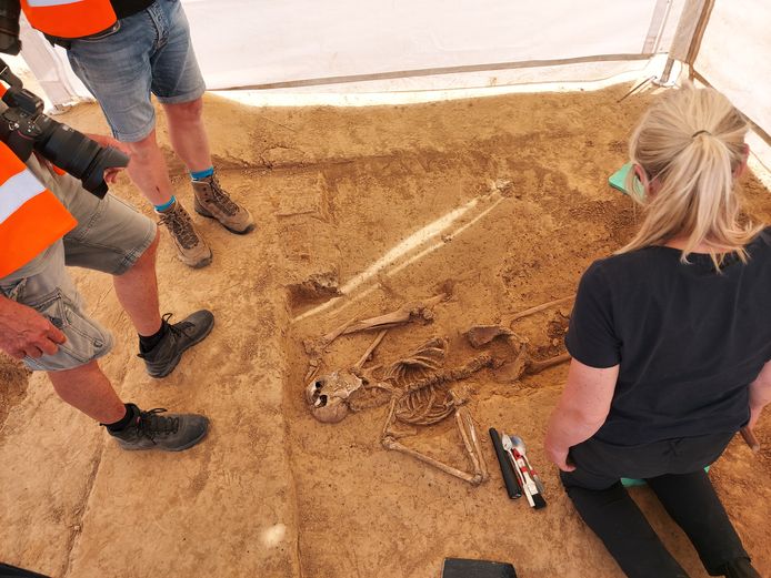 Een menselijk skelet aangetroffen in de buurt van de hoeve van Mont-Saint-Jean in Waterloo.