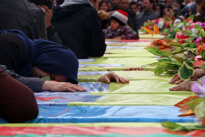 Syrische Koerden rouwen tijdens een begrafenis in Afrin.