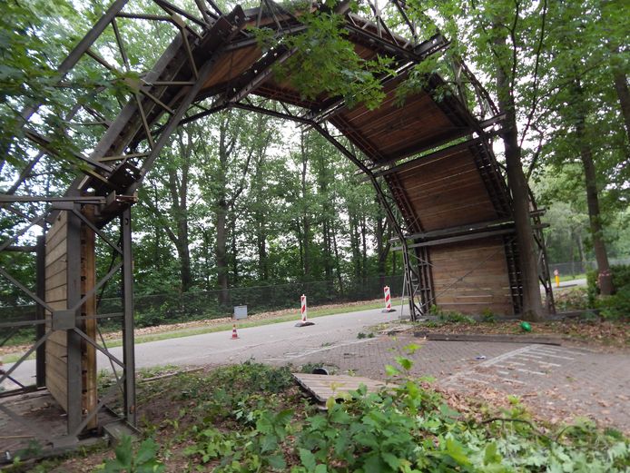De Baileyboogbrug, de nieuw toegang tot het Geniemuseum in Vught, is weer afgebroken.