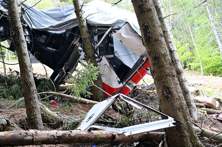 La gondola si schianta vicino al lago Mahior.  Immagine EPA