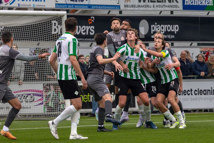 In de wedstrijd tussen SC Genemuiden en IJsselmeervogels was er veel concurrentie, maar er was geen winnaar.