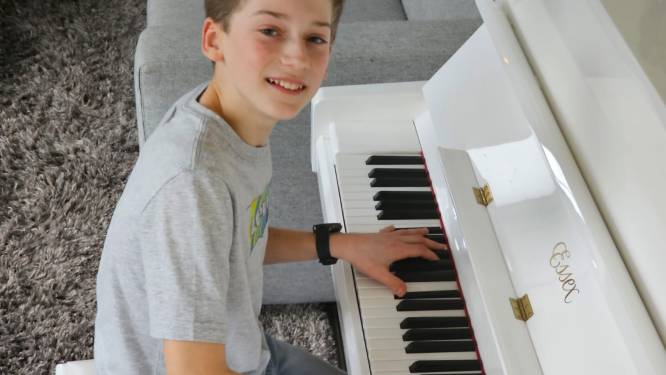 Andreas (12) wint pianowedstrijd en mag optreden voor volle concertzaal: “Ik wil vooral mensen raken met muziek”