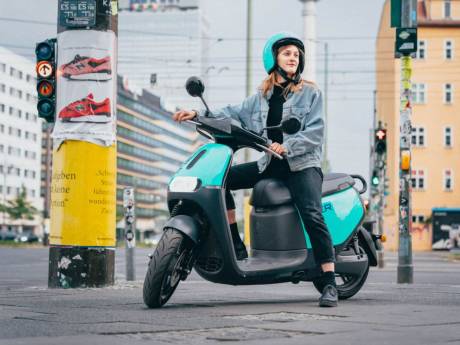 Hoe werkt het, waar staan ze: álles wat je moet weten over deelscooters en -fietsen