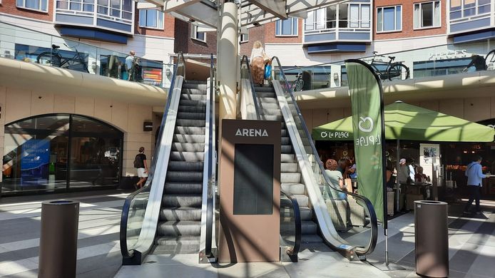 Roltrappen werken niet in de Arena