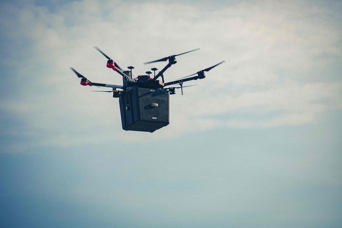Les poumons greffés ont été transportés par drone entre deux hôpitaux du centre-ville de Toronto, au Canada.