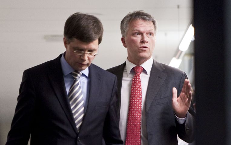 Jan Peter Balkenende (L) en Wouter Bos in 2010. Beeld anp