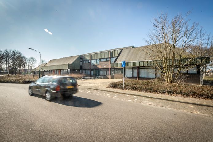 Nuenen ED2021-9020 Sporthal de Hongerman in Nuenen is versleten en wordt binnenkort gerenoveerd.