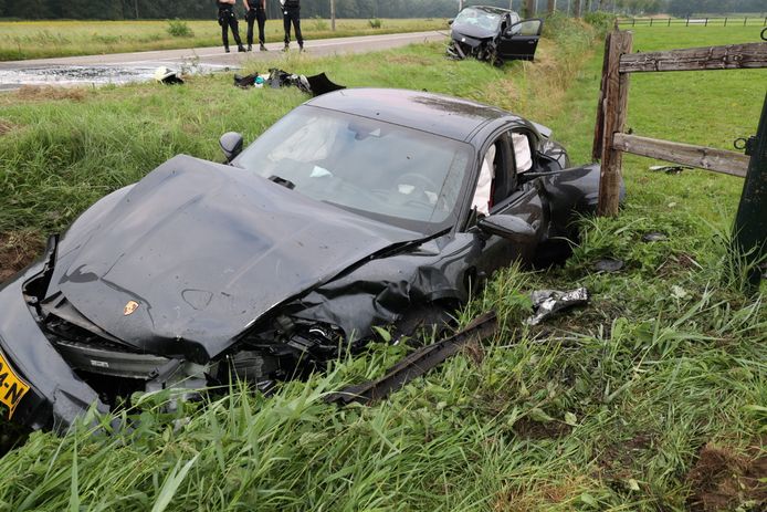 Botsing met twee auto's in Drunen.