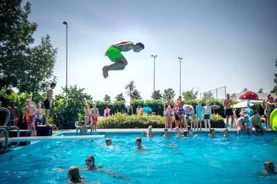 Met genoeg nieuwe vrijwilligers kan zwembad Dreumel deze zomer wel open