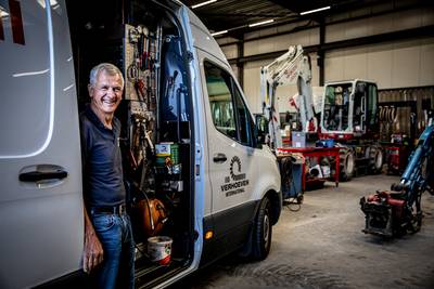 Wim is na vijftig jaar klaar met sleutelen aan graafmachines; ‘Mijn vrouw was het gewend dat ik niet
