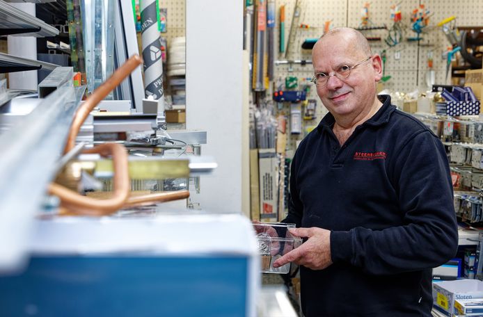 ,,Het is welletjes, maar ik vind het ook erg moeilijk”, laat eigenaar Rob Steenbakkers (63) weten.