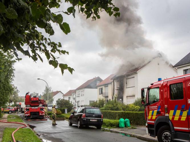 Dichtst bij of niet, Brusselse brandweer mag niet blussen in Vlaanderen: "Mensenlevens komen onnodig in gevaar"