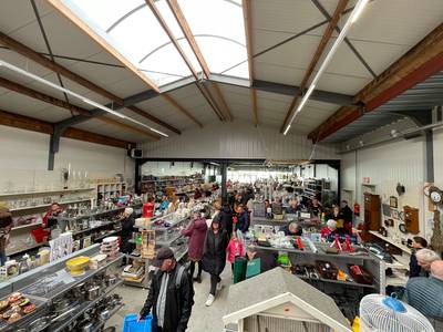 Kringloopwinkel Een Aarde viert 50-jarig bestaan in 't Kwartier