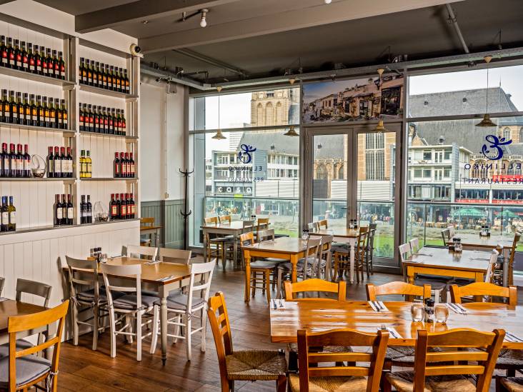 Alleen al voor de calamaris moet je naar Elliniko in de Markthal
 