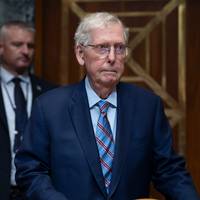 Democraten vragen duidelijkheid over gezondheidstoestand bekende Republikeinse senator Mitch McConnell na geruchten over mogelijke dood