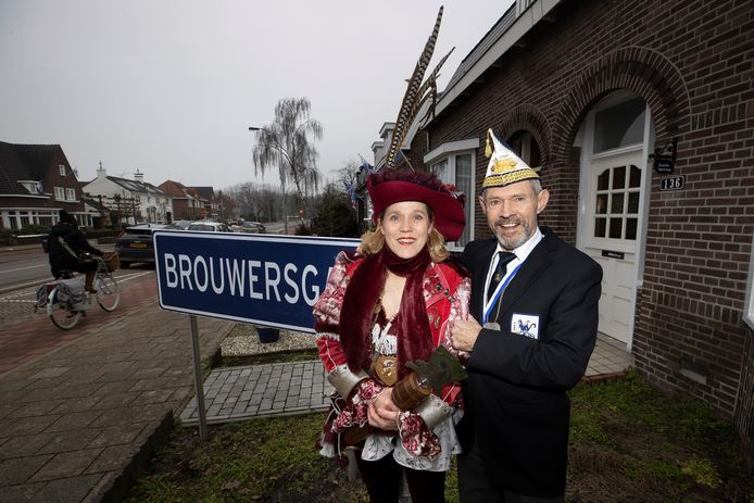 Prinses Ledi Diana van Brouwersgat en haar vader.  Hij was prins in 1971
