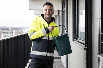 'Mag ik me voorstellen? Youssef, uw schillenboer'