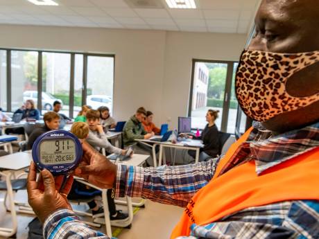 Slechte ventilatie op scholen: ‘Kabinet speelt met gezondheid van leerlingen en leraren’