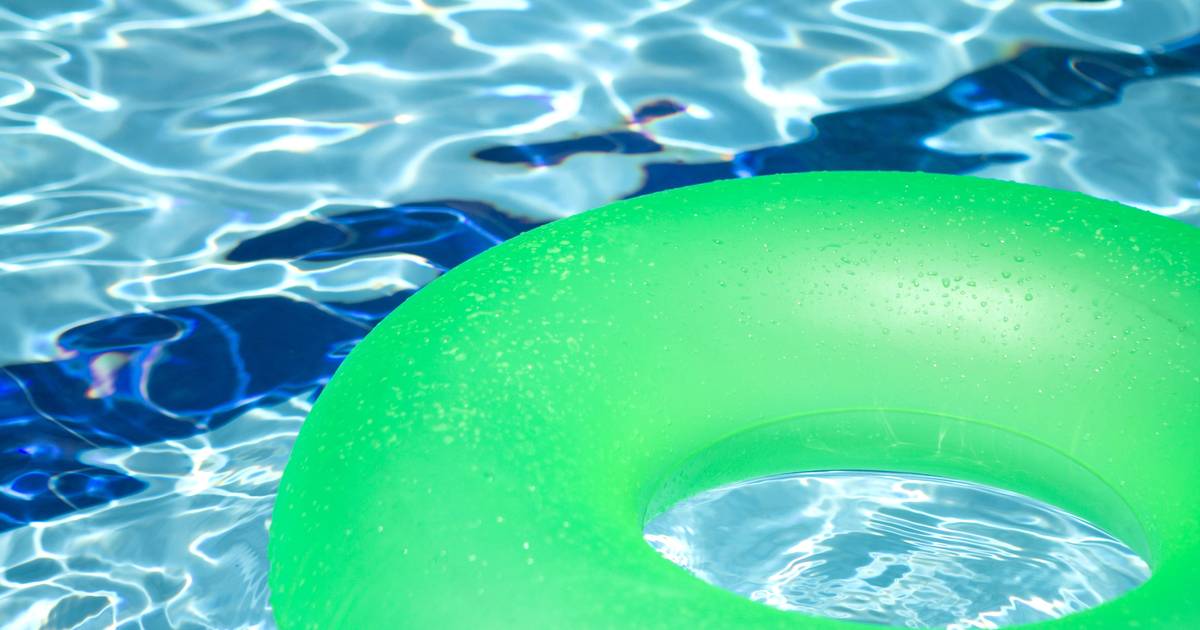 Британский мальчик (6 лет) утонул в бассейне отеля во время семейного отдыха на Кипре.  снаружи