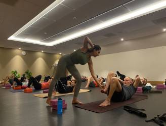 Hatha of vinyasa? David Lloyd houdt initiatielessen yoga: “Een workout voor lichaam en geest”