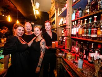 Legendarische cocktailbar in Knokke heropent de deuren op ‘geheime’ locatie: “Er was véél vraag om The Pharmacy nieuw leven in te blazen”