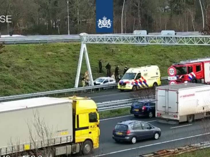 Traumahelikopter landt op snelweg na ongeluk bij Eindhoven, A2 dicht richting Batadorp