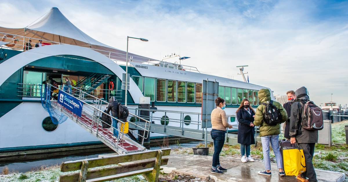 21 klachten sinds asielboot ligt aangemeerd in Gouda, gemeente wil