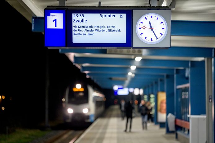 Boos Om Laatste Trein Uit Enschede Te Gek Voor Woorden Enschede Tubantia Nl