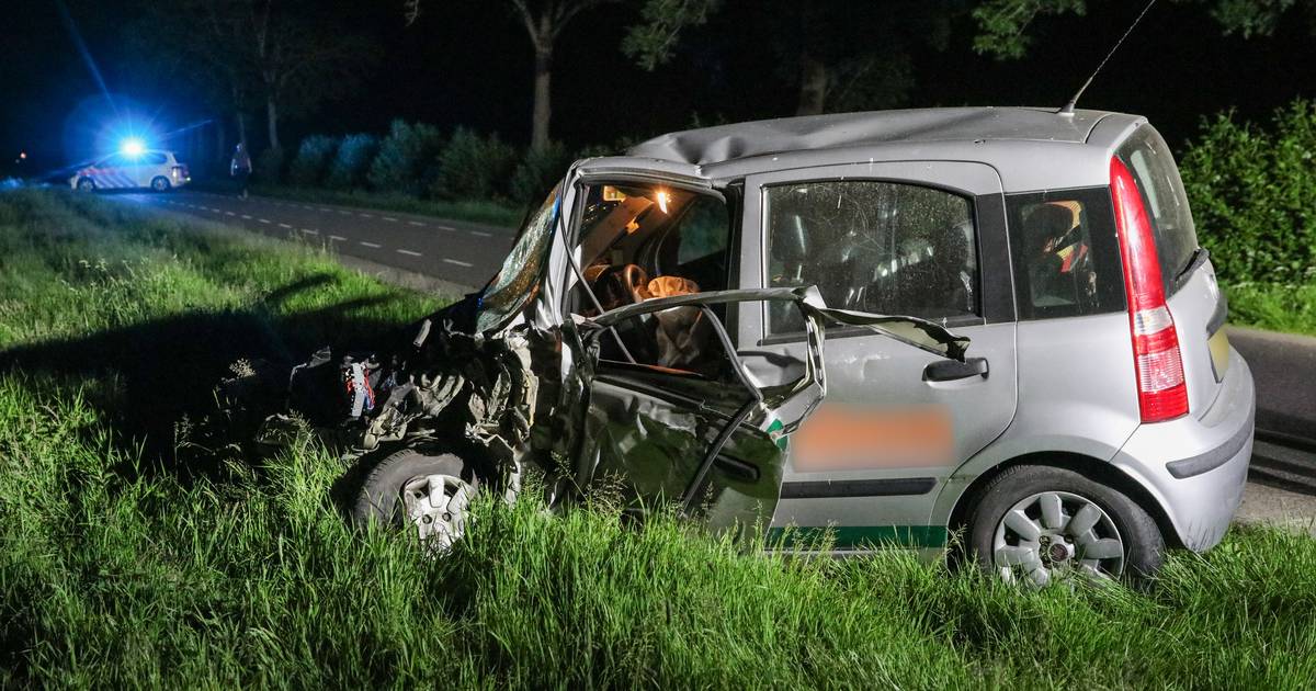 Automobilist gewond bij botsing met tractor bij Nagele.