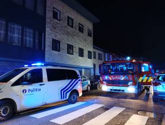 Wasmachine vat vuur in appartement: bewoner loopt rookvergiftiging op
