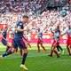 Spreekkoren en vuurwerkbom hinderen Ajax meer dan spel van FC Utrecht