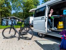 Student Siem (19) is ten einde raad op camping neergestreken: ‘Zonder kamer moet ik 5 uur reizen’