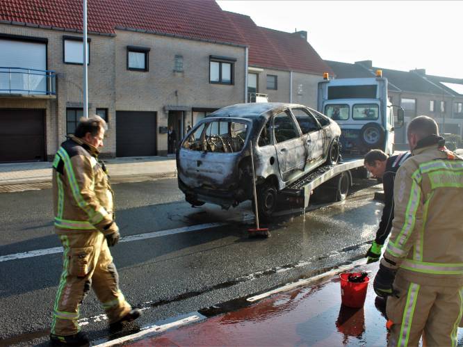 Auto op depannagewagen uitgebrand, mogelijk kwaad opzet