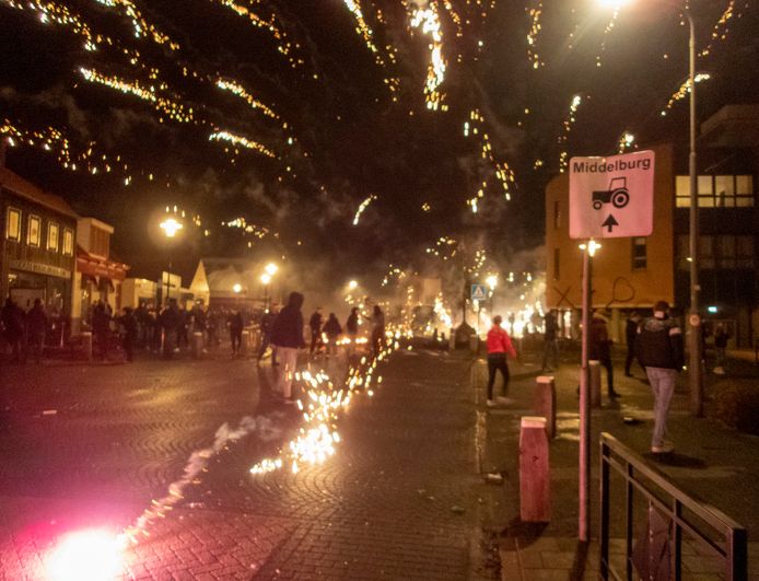 De jaarwisseling in Arnemuiden verliep onrustig.