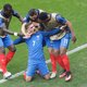 Frankrijk telt van stunt dromende Ieren uit in drie dolle minuten (2-1)