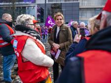 Duizenden chauffeurs gaan tijdens verkiezingen toch staken, minister doet oproep