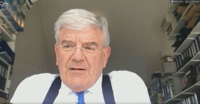 Jan van Zanen tijdens de online raadsvergadering