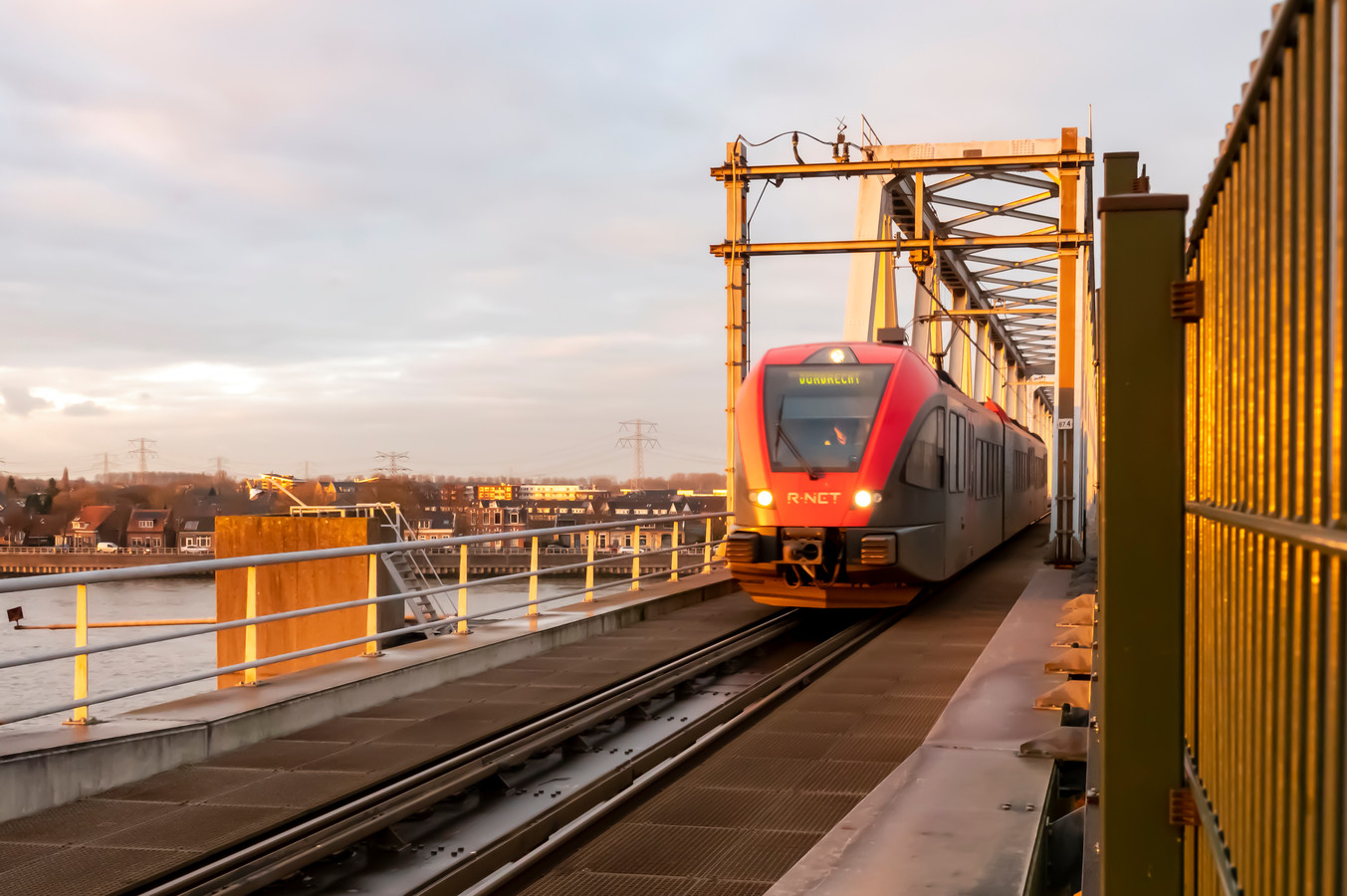 Definitief nieuwe treinen mét toiletten op Merwedelingelijn