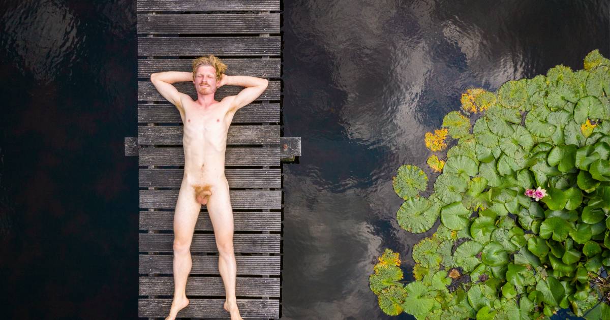 Daan 29 Loopt Het Liefst Zonder Kleren Rond Als Ik Naakt Ben Besef Ik Dat Ik Niet Veel Nodig Heb Om Gelukkig Te Zijn Hartstocht Ad Nl