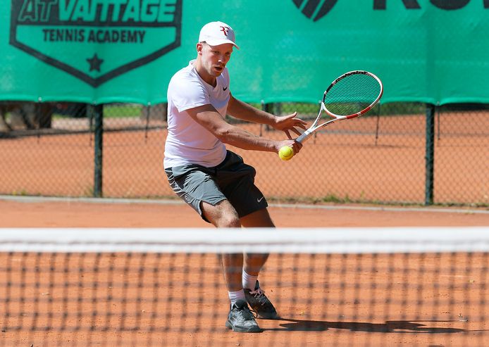 Reuring op de tennisparken is terug: ‘Het is heerlijk om weer ...