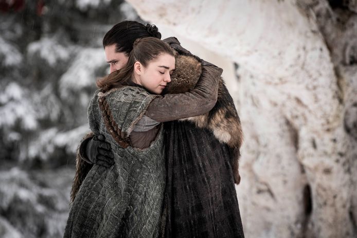 Maisie Williams en Kit Harington als Arya en Jon Snow in ‘Game Of Thrones’.