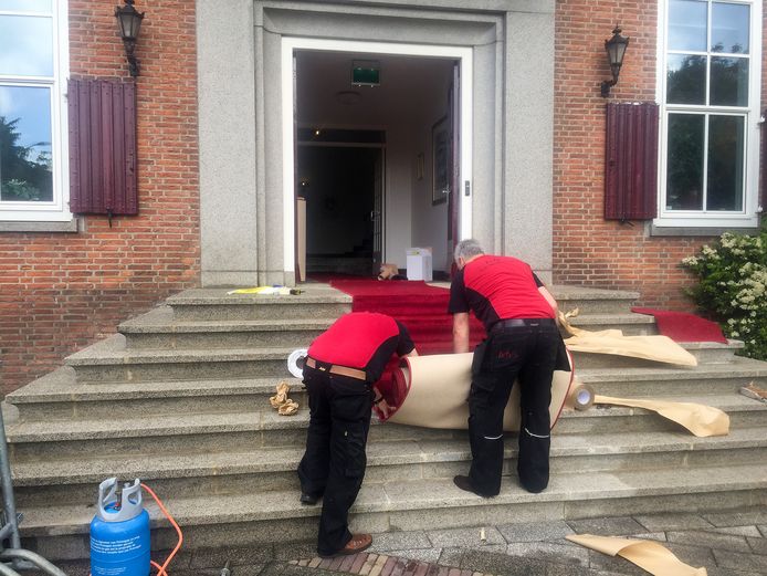 Vriendinnen uit Opheusden in de ban van Maxima Koning en Koningin op