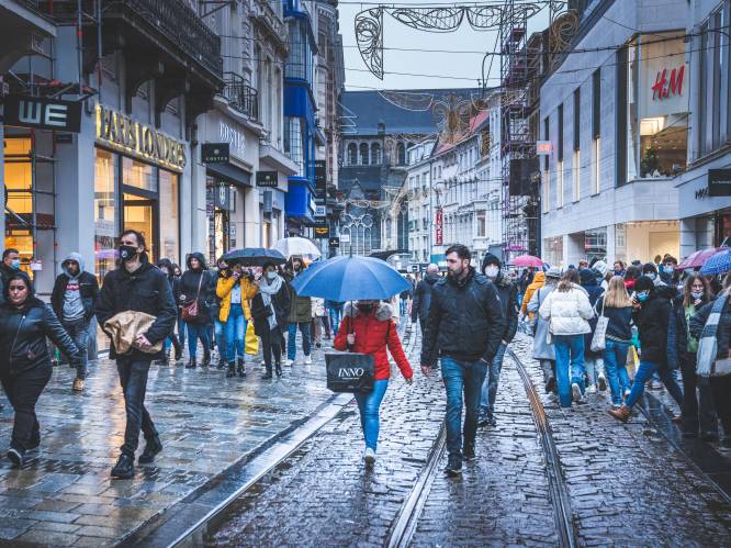 Kerstvakantiedrukte in Gent: regenweer en Nederlandse lockdown brengt verkeersellende mee