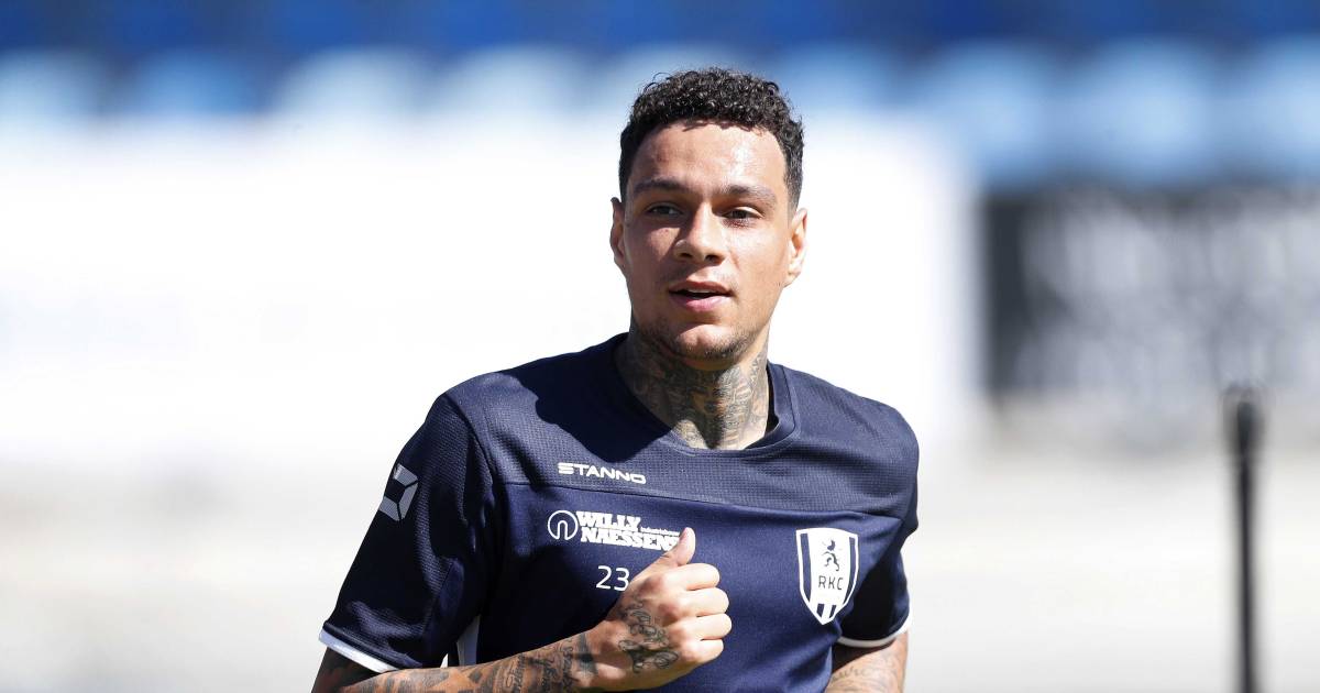 Fenerbahce open Van der Wiel talks