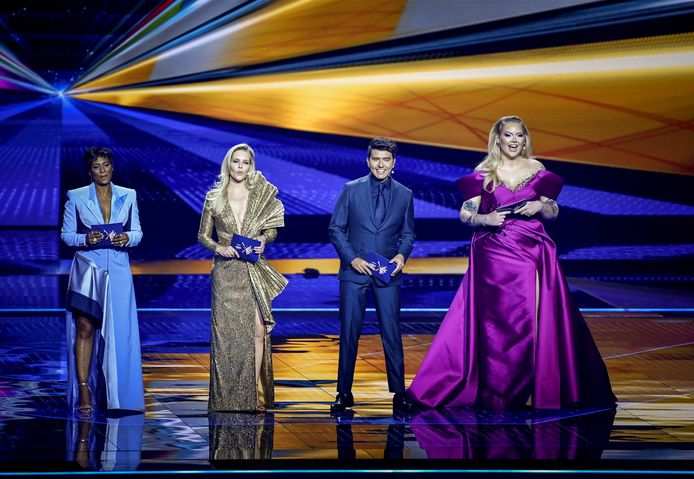 Edsilia Rombley, Chantal Janzen, Jan Smit en Nikkie de Jager op het Eurovisiesongfestival vorig jaar in Rotterdam.