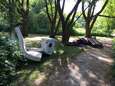 Sluikstorter dumpt wasmachine en bed in Muggenbergpark: “Dit is respectloos voor omgeving en buurt”