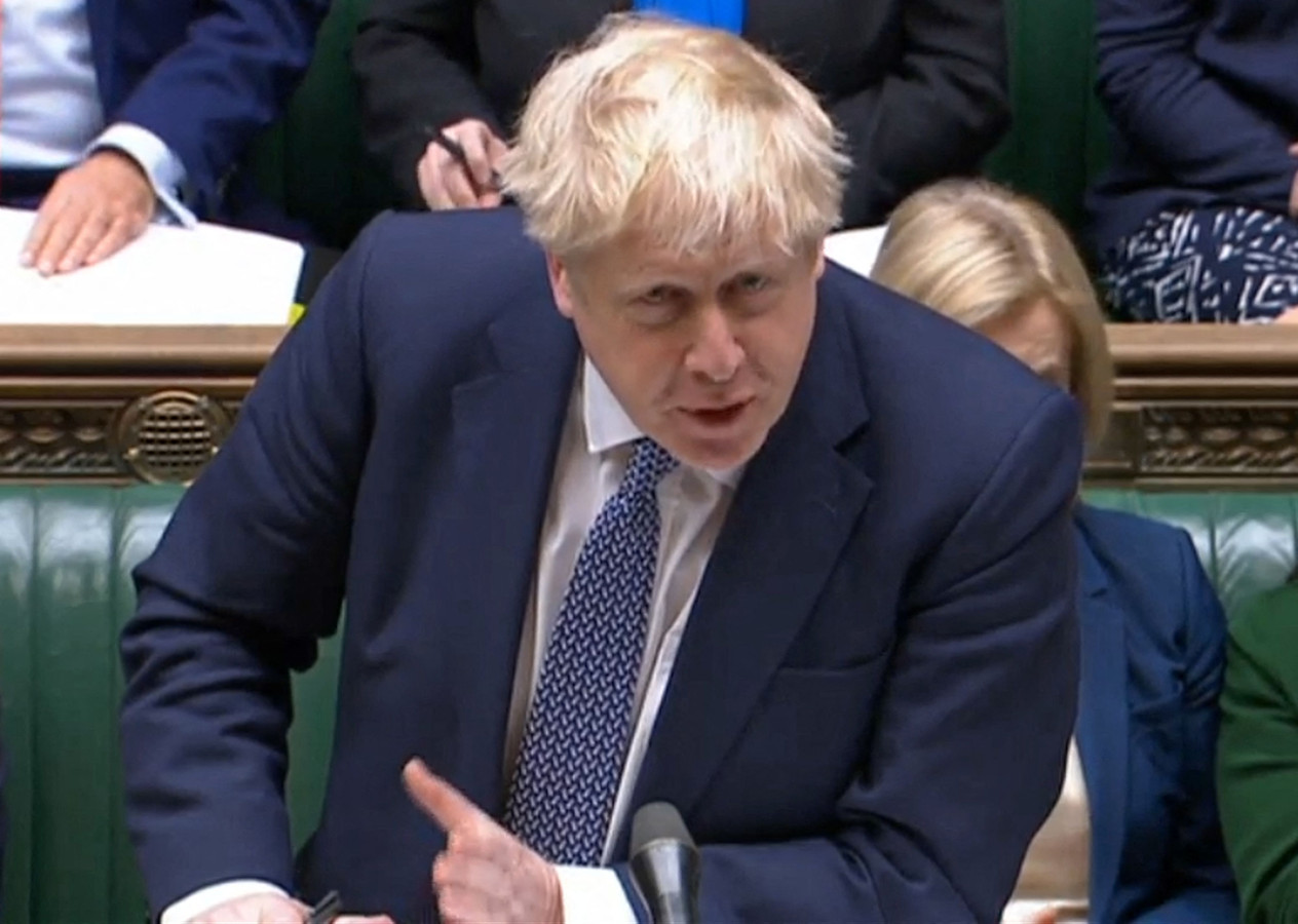 De Britse premier Boris Johnson verdedigt zich in het Britse parlement tegen beschuldigingen van feestjes in zijn ambtswoning gedurende de coronapandemie.