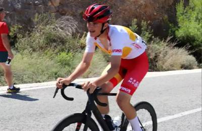 WIELERKORT. 18-jarig Spaans talent uit team van Valverde sterft bij trainingsongeval